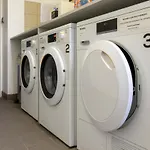 Aéroport - Piscine Sauna Fitness *