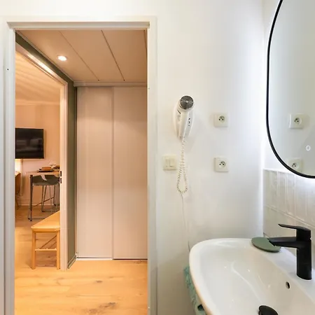 Aeroport - Piscine Sauna Fitness *
