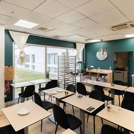 Aeroport - Piscine Sauna Fitness Apartman