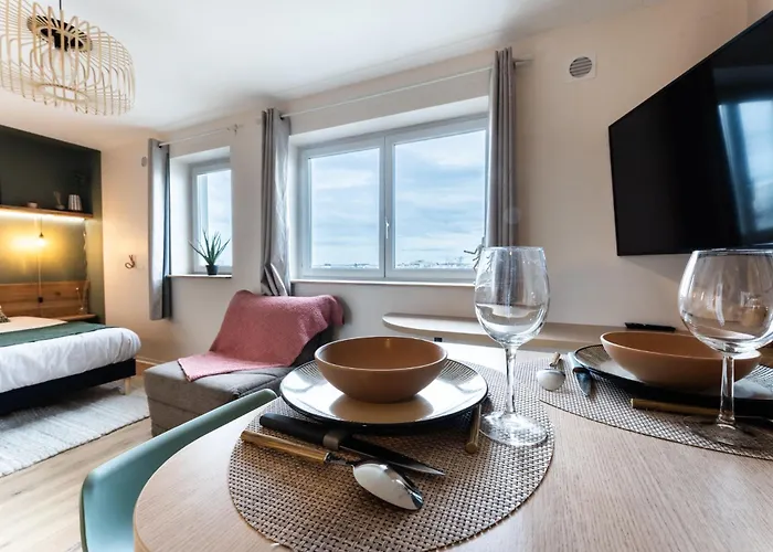 Aeroport - Piscine Sauna Fitness *