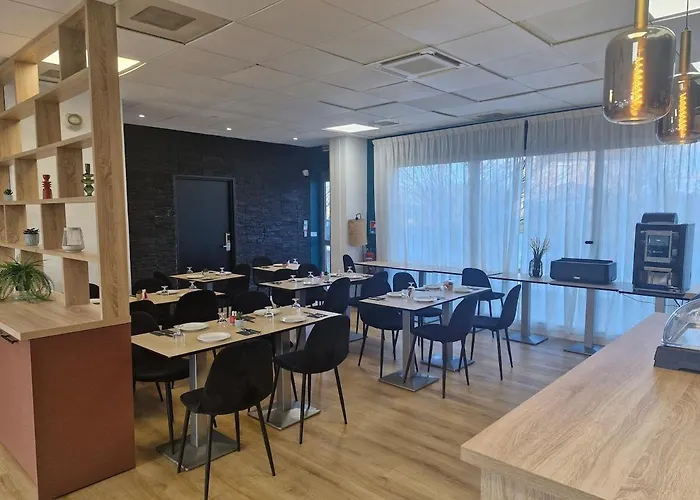 Aeroport - Piscine Sauna Fitness *