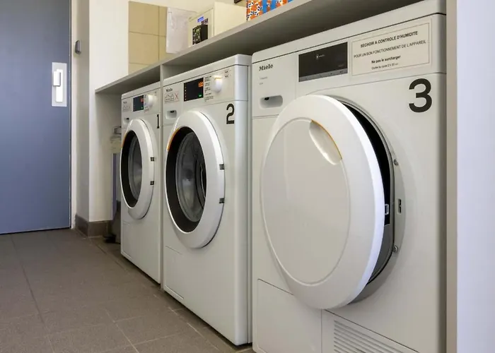 Aeroport - Piscine Sauna Fitness *