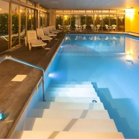 Appartement Aéroport - Piscine Sauna Fitness